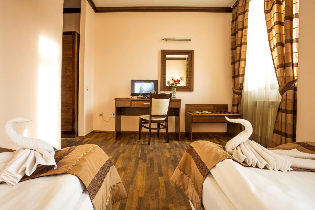 Family Hotel Tetewen Zewnętrze zdjęcie