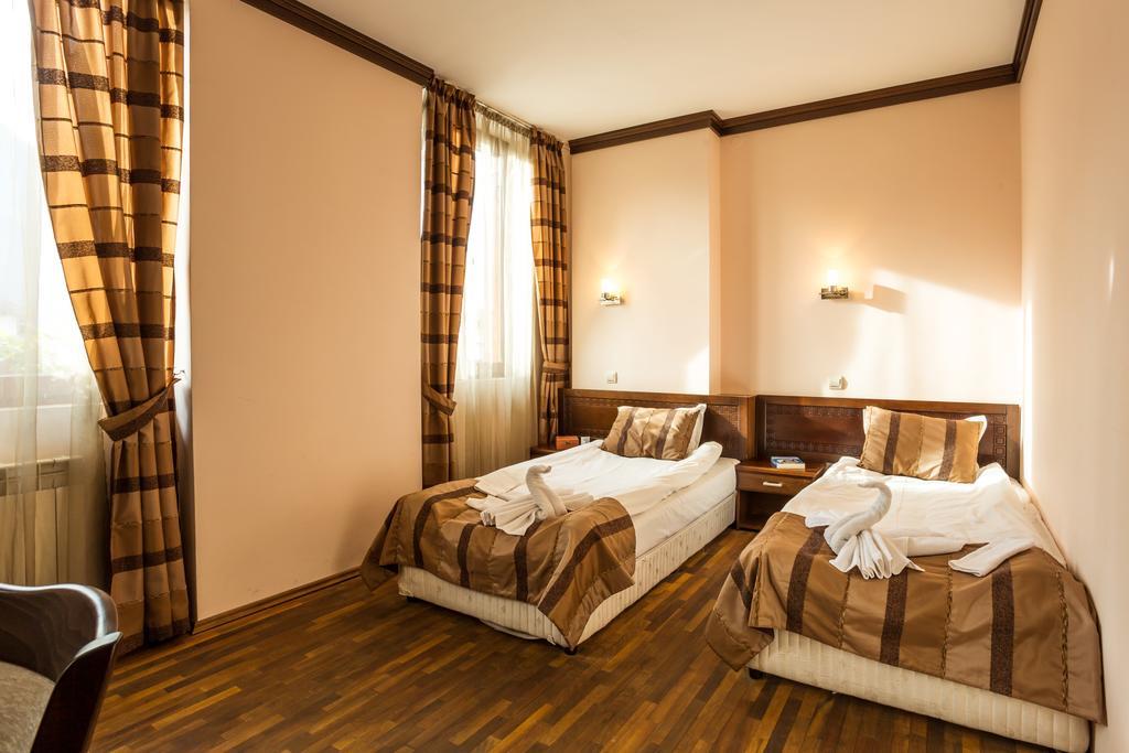 Family Hotel Tetewen Zewnętrze zdjęcie