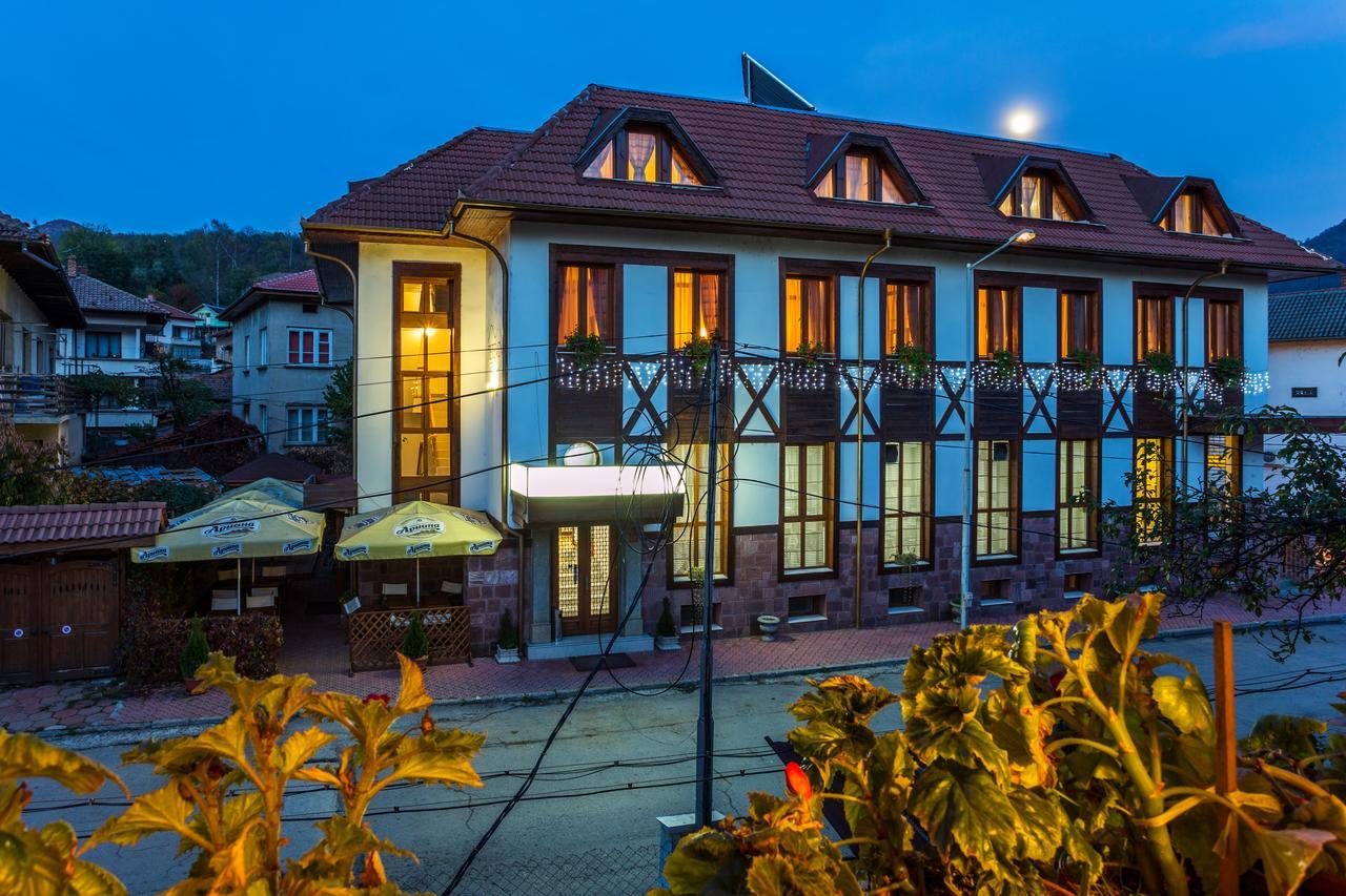 Family Hotel Tetewen Zewnętrze zdjęcie